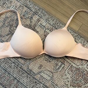 SKIMS Ultimate Push Up Plunge Bra Size:32B Primrose